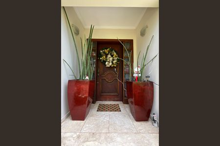 Casa à venda com 420m², 4 quartos e 5 vagasEntrada