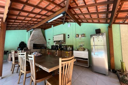 Casa à venda com 420m², 4 quartos e 5 vagasQuintal