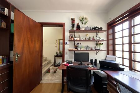 Casa à venda com 420m², 4 quartos e 5 vagasEscritório