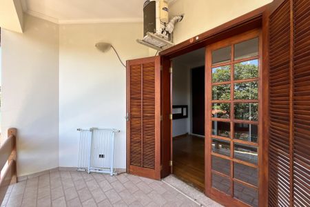 Casa à venda com 420m², 4 quartos e 5 vagasVaranda Suíte 1