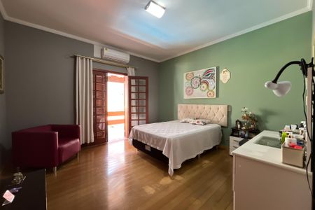 Casa à venda com 420m², 4 quartos e 5 vagasSuíte 3