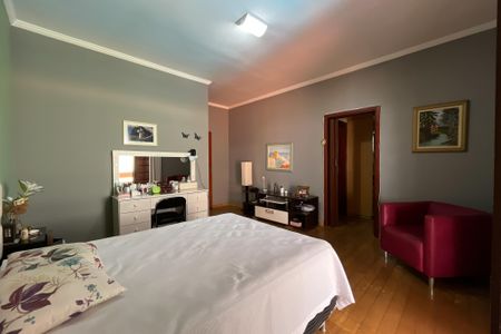 Casa à venda com 420m², 4 quartos e 5 vagasSuíte 3