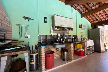 Casa à venda com 420m², 4 quartos e 5 vagasQuintal