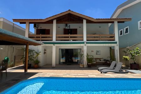 Casa à venda com 420m², 4 quartos e 5 vagasQuintal