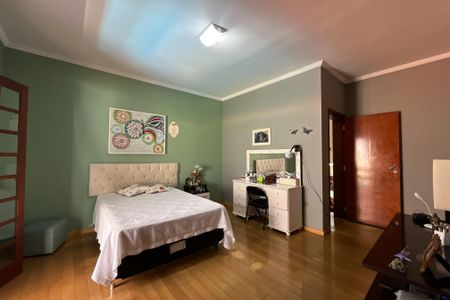 Casa à venda com 420m², 4 quartos e 5 vagasSuíte 3