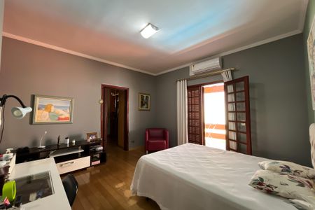 Casa à venda com 420m², 4 quartos e 5 vagasSuíte 3