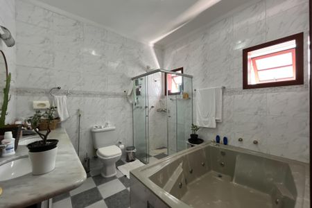 Casa à venda com 420m², 4 quartos e 5 vagasBanheiro Suíte 3