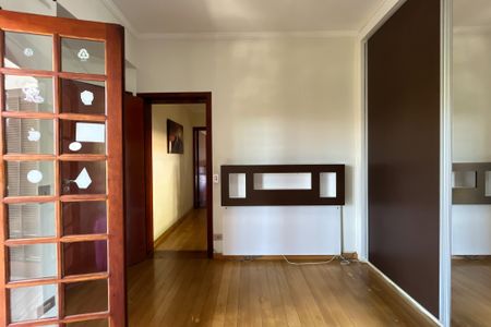 Casa à venda com 420m², 4 quartos e 5 vagasSuíte 1