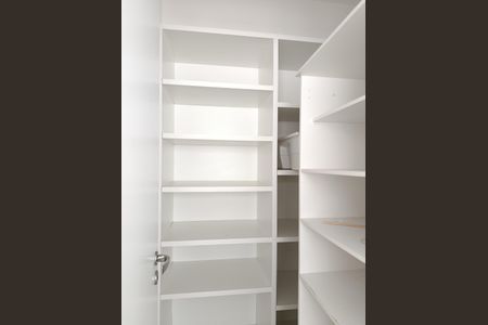 Apartamento para alugar com 206m², 4 quartos e 4 vagas Apartamento para alugar com 206m², 4 quartos e 4 vagasÁrea de Serviço - Despensa