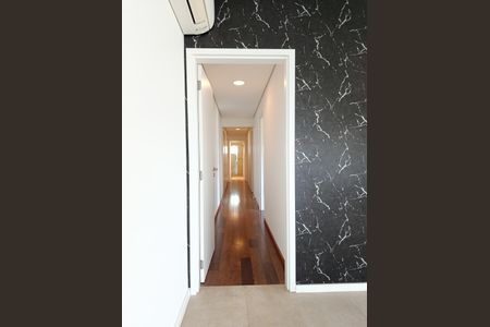 Apartamento para alugar com 206m², 4 quartos e 4 vagas Apartamento para alugar com 206m², 4 quartos e 4 vagasCorredor íntimo