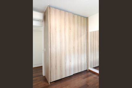 Apartamento para alugar com 206m², 4 quartos e 4 vagas Apartamento para alugar com 206m², 4 quartos e 4 vagasQuarto 2