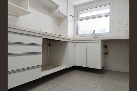 Apartamento para alugar com 206m², 4 quartos e 4 vagas Apartamento para alugar com 206m², 4 quartos e 4 vagasCozinha
