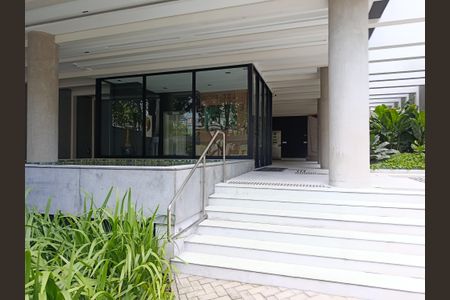 Apartamento para alugar com 206m², 4 quartos e 4 vagas Apartamento para alugar com 206m², 4 quartos e 4 vagasEntrada edifício