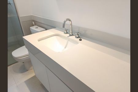 Apartamento para alugar com 206m², 4 quartos e 4 vagas Apartamento para alugar com 206m², 4 quartos e 4 vagasBanheiro quartos