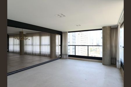 Apartamento para alugar com 206m², 4 quartos e 4 vagas Apartamento para alugar com 206m², 4 quartos e 4 vagasVaranda
