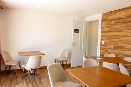 Apartamento à venda com 43m², 2 quartos e 1 vaga Apartamento à venda com 43m², 2 quartos e 1 vagaÁrea comum - Salão de festas