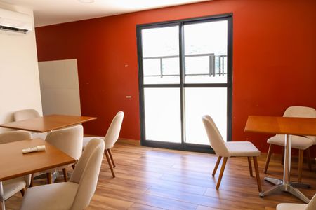 Apartamento à venda com 43m², 2 quartos e 1 vaga Apartamento à venda com 43m², 2 quartos e 1 vagaÁrea comum - Salão de festas