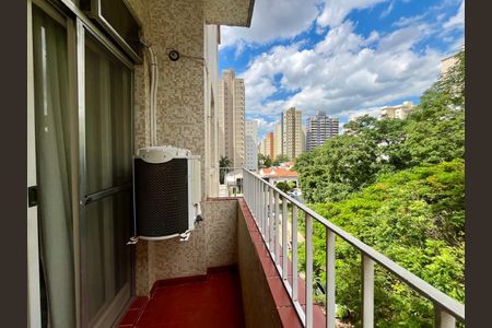 Sacada de apartamento à venda com 3 quartos, 104m² em Cambuí, Campinas