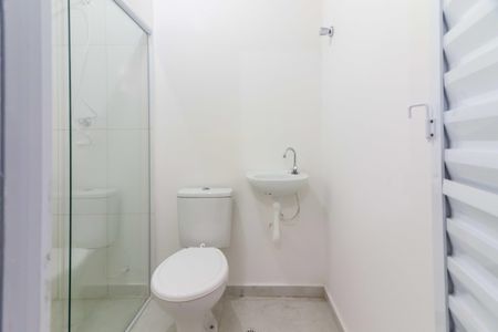 Banheiro de kitnet/studio para alugar com 1 quarto, 30m² em Jardim Esmeralda, São Paulo