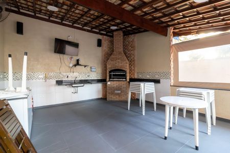 Apartamento para alugar com 63m², 2 quartos e sem vagaÁrea comum - Churrasqueira