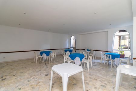 Apartamento para alugar com 63m², 2 quartos e sem vagaÁrea comum - Salão de festas