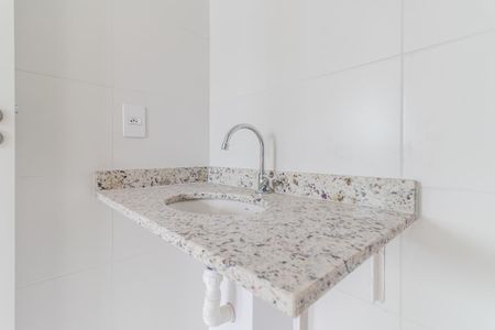 Banheiro de kitnet/studio à venda com 1 quarto, 24m² em Pinheiros, São Paulo