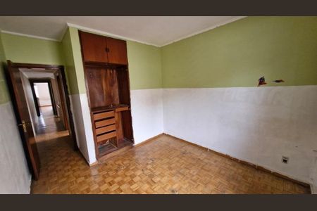 Casa à venda com 153m², 3 quartos e 2 vagasQuarto de trás
