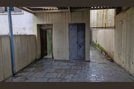 Casa à venda com 153m², 3 quartos e 2 vagasQuintal dos fundos