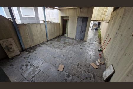 Casa à venda com 153m², 3 quartos e 2 vagasQuintal dos fundos