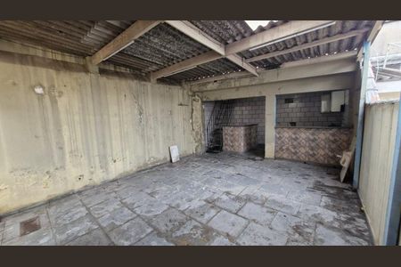 Casa à venda com 153m², 3 quartos e 2 vagasQuintal dos fundos