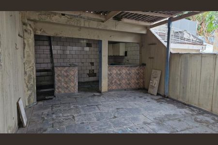 Casa à venda com 153m², 3 quartos e 2 vagasQuintal dos fundos