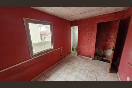 Casa à venda com 153m², 3 quartos e 2 vagasQuarto e banheiro da edícula