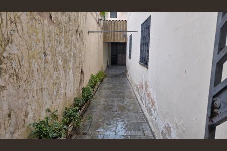 Casa à venda com 153m², 3 quartos e 2 vagasCorredor lateral