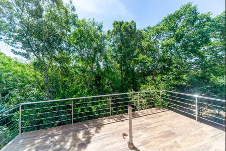 Casa de condomínio para alugar com 275m², 4 quartos e 2 vagasSacada