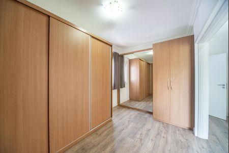 Casa de condomínio para alugar com 275m², 4 quartos e 2 vagasCloset da suíte 4