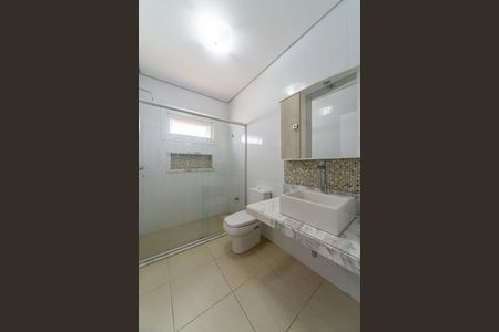 Casa de condomínio para alugar com 275m², 4 quartos e 2 vagasBanheiro da Suíte 1