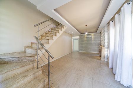 sala de casa de condomínio para alugar com 4 quartos, 275m² em Centro, Viamão