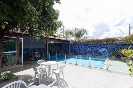 Casa à venda com 140m², 3 quartos e 3 vagas Casa à venda com 140m², 3 quartos e 3 vagasPiscina