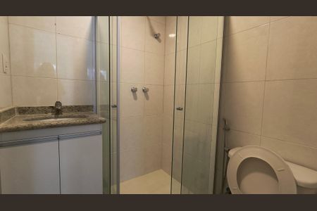 Banheiro da Suíte  de apartamento para alugar com 3 quartos, 74m² em Recreio dos Bandeirantes, Rio de Janeiro