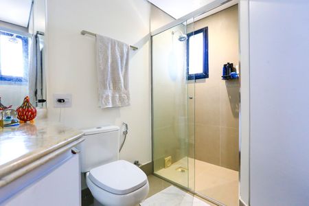 Apartamento à venda com 280m², 4 quartos e 4 vagas Apartamento à venda com 280m², 4 quartos e 4 vagasBanheiro da Suíte 2