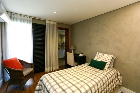 Apartamento à venda com 280m², 4 quartos e 4 vagas Apartamento à venda com 280m², 4 quartos e 4 vagassuíte 2