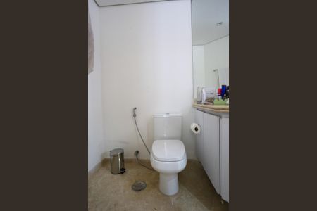 Apartamento à venda com 280m², 4 quartos e 4 vagas Apartamento à venda com 280m², 4 quartos e 4 vagasBanheiro da Suíte 4