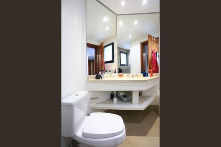 Apartamento à venda com 280m², 4 quartos e 4 vagas Apartamento à venda com 280m², 4 quartos e 4 vagasBanheiro da Suíte 3