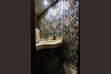 Apartamento à venda com 280m², 4 quartos e 4 vagas Apartamento à venda com 280m², 4 quartos e 4 vagasLavabo