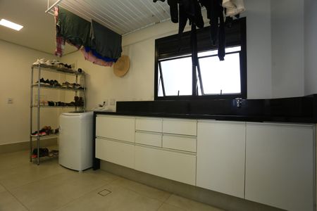 Apartamento à venda com 280m², 4 quartos e 4 vagas Apartamento à venda com 280m², 4 quartos e 4 vagasÁrea de Serviço