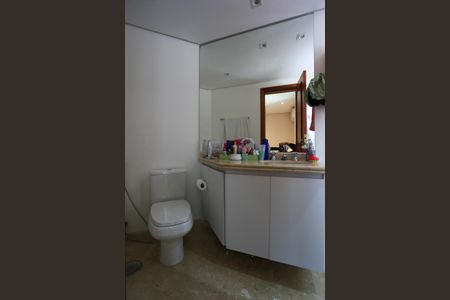 Apartamento à venda com 280m², 4 quartos e 4 vagas Apartamento à venda com 280m², 4 quartos e 4 vagasBanheiro da Suíte 4