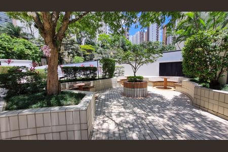 Apartamento à venda com 280m², 4 quartos e 4 vagas Apartamento à venda com 280m², 4 quartos e 4 vagasÁrea comum