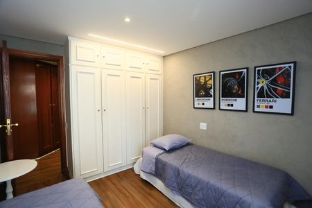 Apartamento à venda com 280m², 4 quartos e 4 vagas Apartamento à venda com 280m², 4 quartos e 4 vagassuíte 3