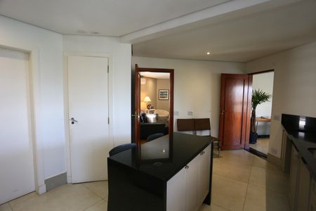 Apartamento à venda com 280m², 4 quartos e 4 vagas Apartamento à venda com 280m², 4 quartos e 4 vagascozinha
