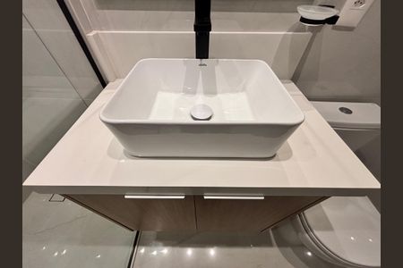 Studio para alugar com 27m², 1 quarto e sem vaga Studio para alugar com 27m², 1 quarto e sem vagaBanheiro